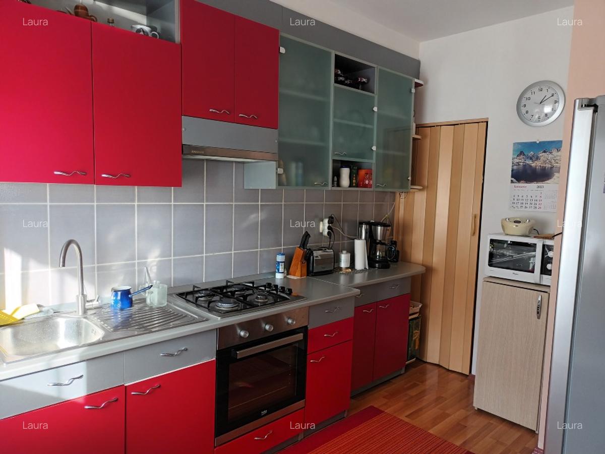 Apartament 3 camere, spatios si luminos - 3