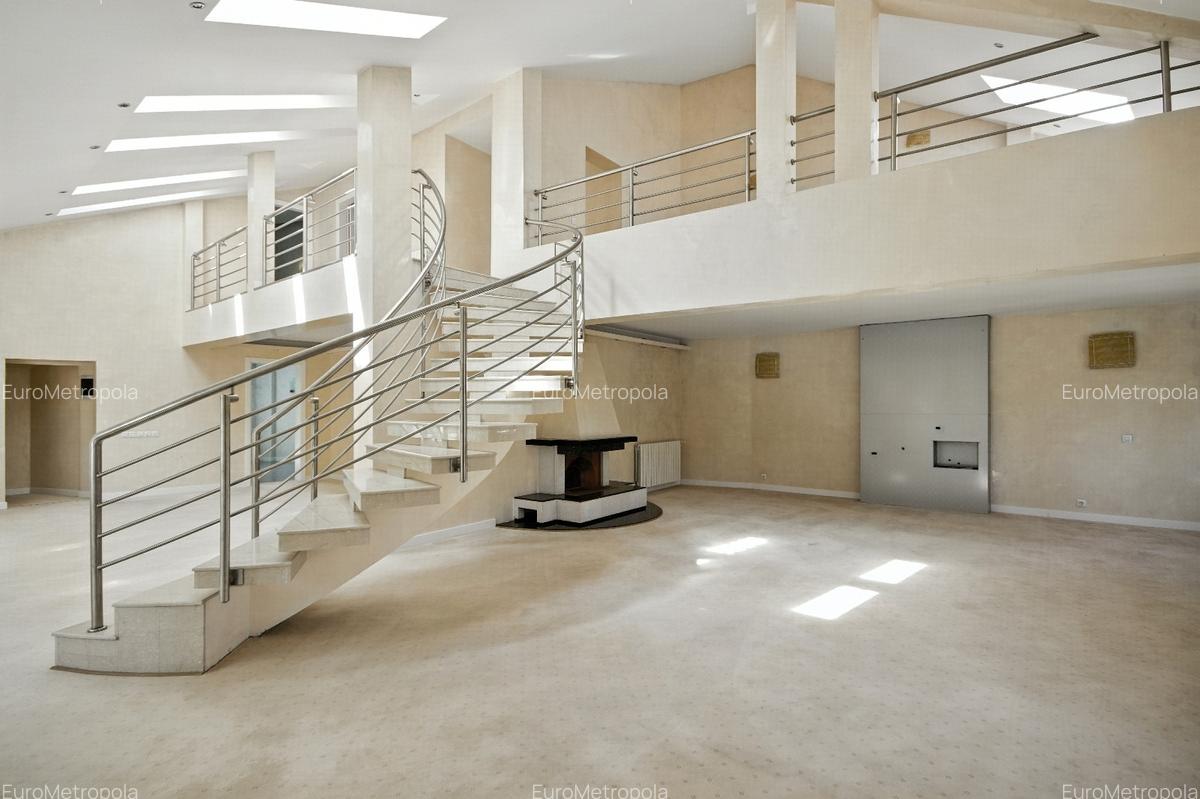 Vila cu arhitectura deosebita, adiacent Bd-ului Lascar Catargiu, refacuta integr - 9