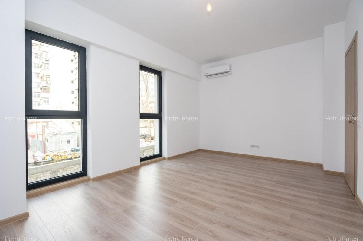 Apartament cu 4 camere decomandat în Victoriei - 8