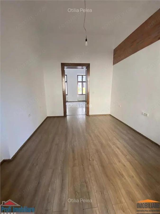 Incgiriez Spatiu Comercial cu intrare din bulevard - 8