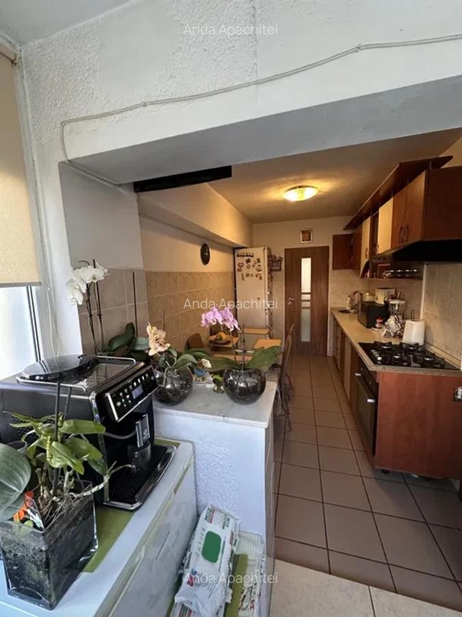 Apartament cu 3 camere decomandat, mobilat în Bartolomeu - 4