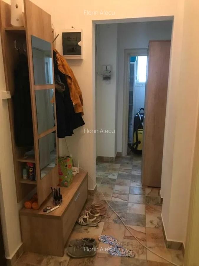 Apartament 2 camere, decomandat, 55 mp, centrala proprie, metrou, 1 Mai - 7