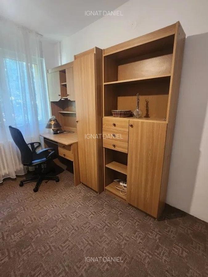 Apartament cu 2 camere, decomandat, etajul 3/4, zona Podu Ros - 4