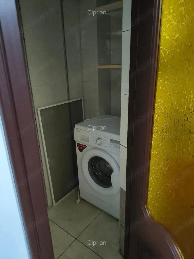 Garsoniera in zona Universitate aproape de facultate - 1