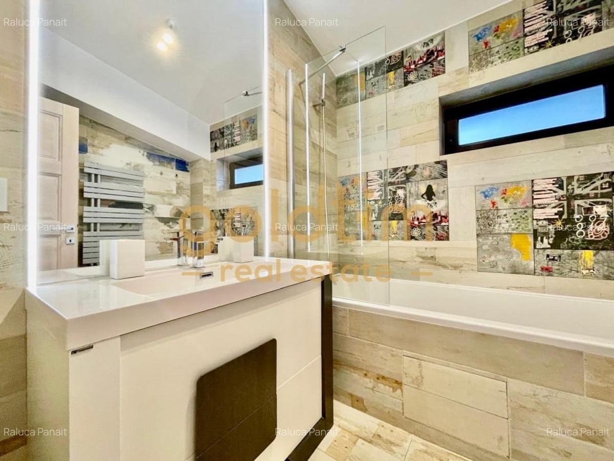 CASA INDIVIDUALA/SUPERBA/PIPERA/EROU IANCU NICOLAE/PISCINA/CURTE GENEROASA - 44