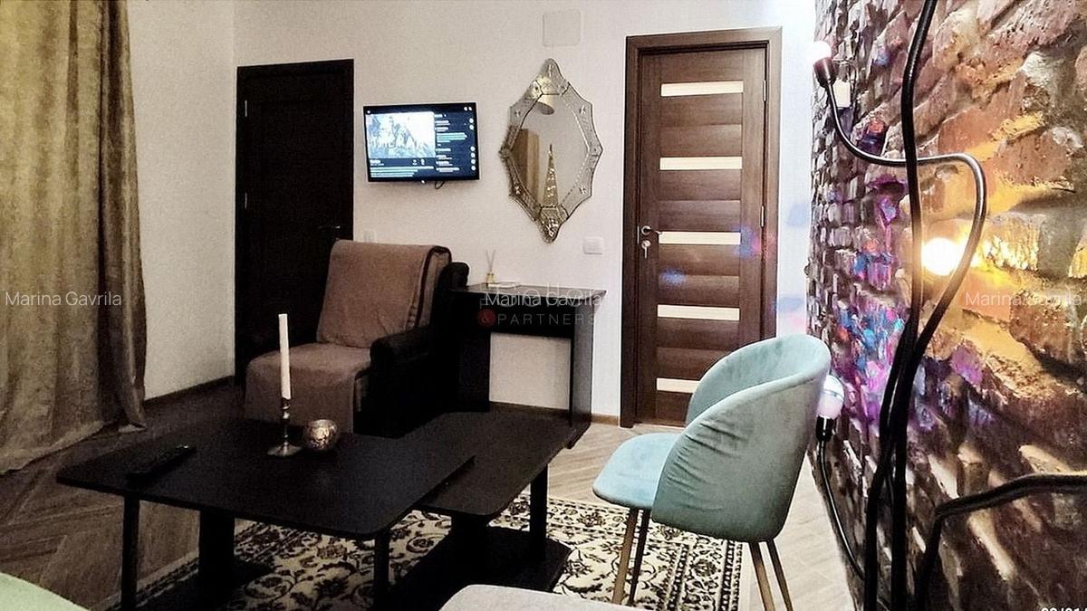 Zona Afi Mall Curte - 10