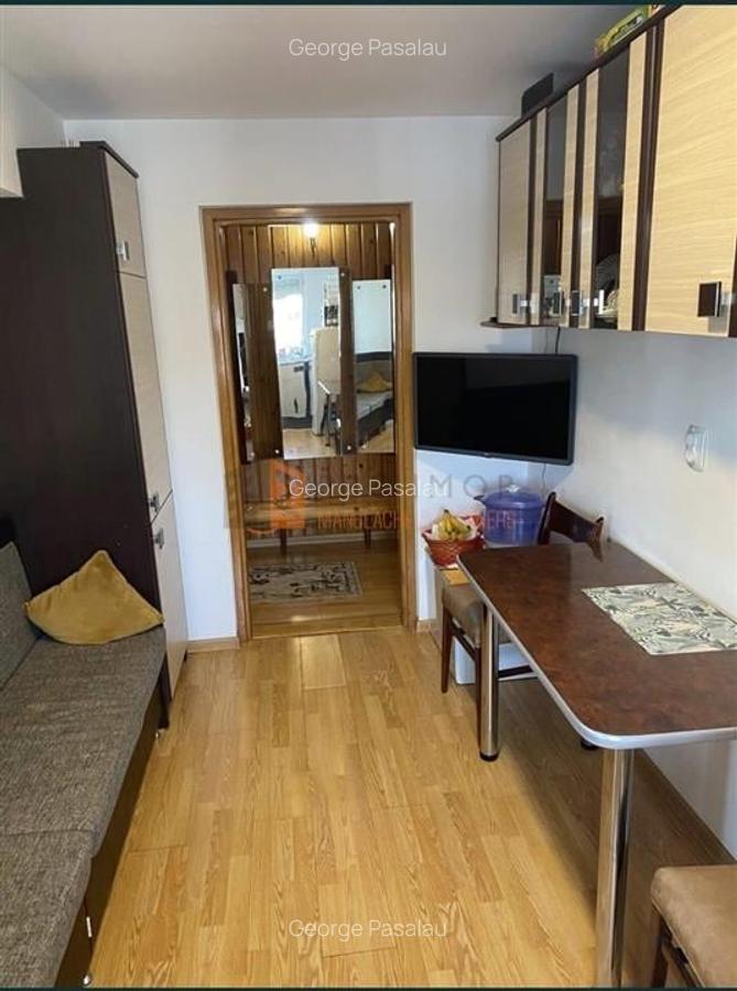 Apartament 4 camere cf 1 decomandat zona Centru - 6