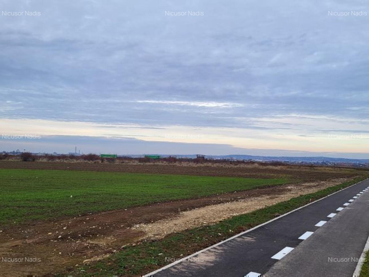 Teren intravilan de vânzare pentru DEZVOLTATORI - 2
