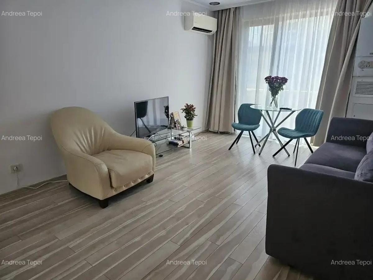 Studio / Piscina / Padurea Baneasa / Iancu Nicolae - 3