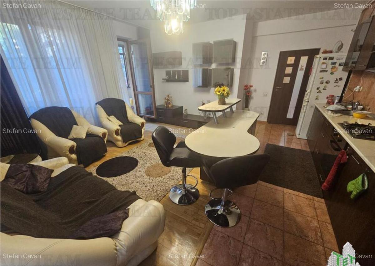 Apartament spatios 3 camere mobilat in Cartierul Latin - eta - 2 Apartament spatios 3 camere mobilat in Cartierul Latin - eta - 2
