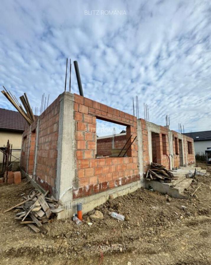 Duplex 124 mp plus curte, posibilitate de achizitie la ROSU - 7 Duplex 124 mp plus curte, posibilitate de achizitie la ROSU - 7