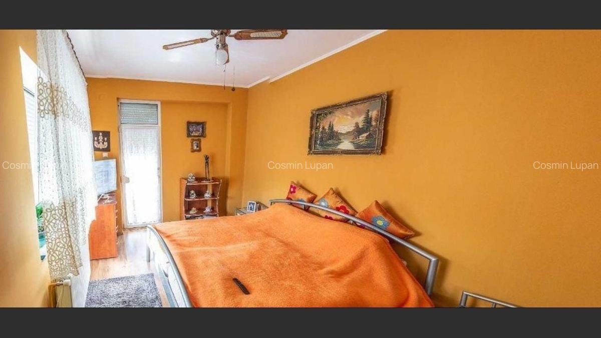 Spacious and elegant house with 5 rooms, 260 m2, Satu Mare - 8