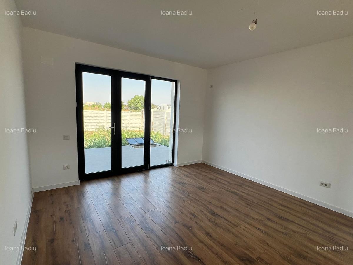 Vila individuala - 5 camere - 3 bai - beci- Teren 330 mp - 5