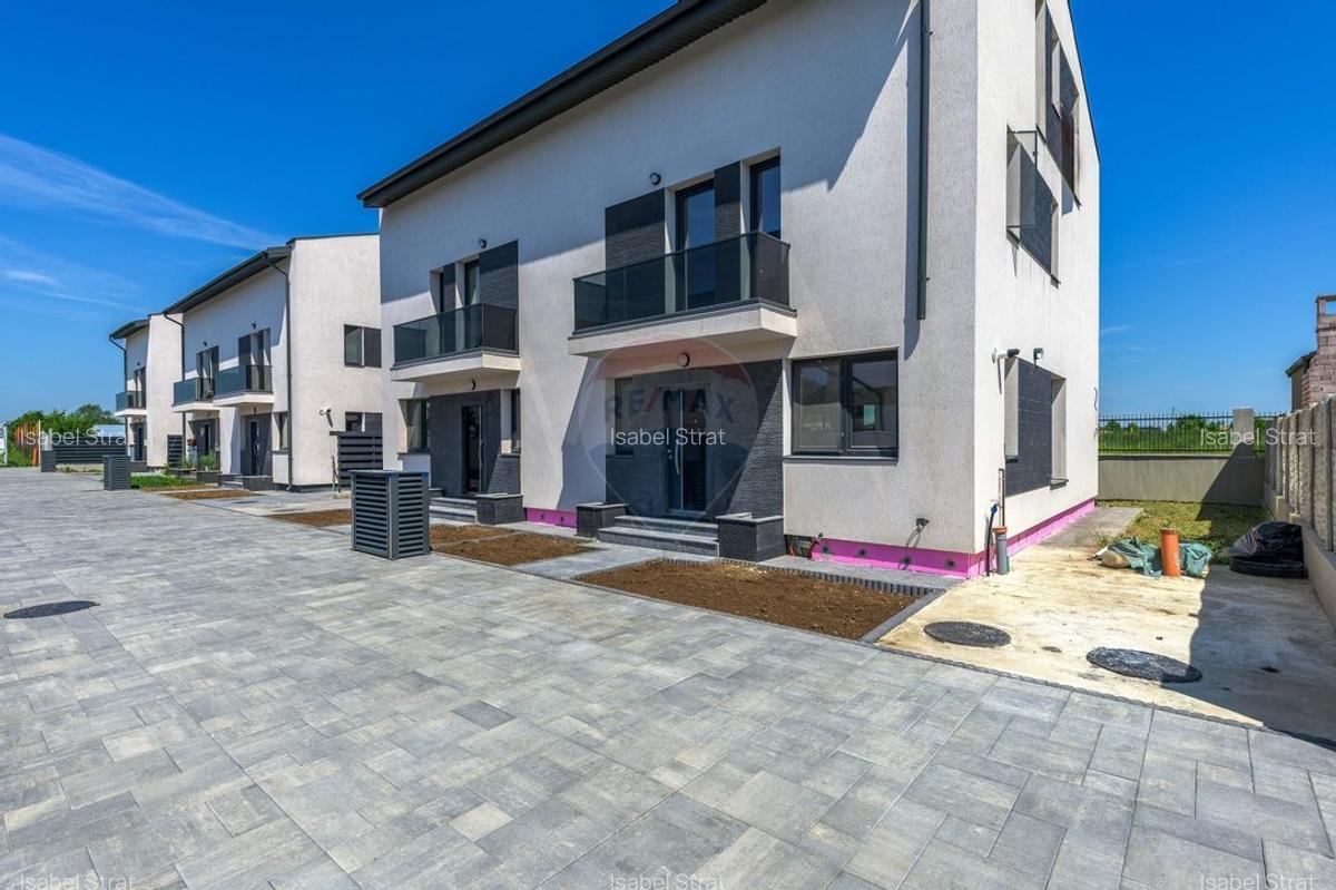 DE VANZARE Casa Individuala/duplex P+1+M Otopeni | 700m DN1 - 4