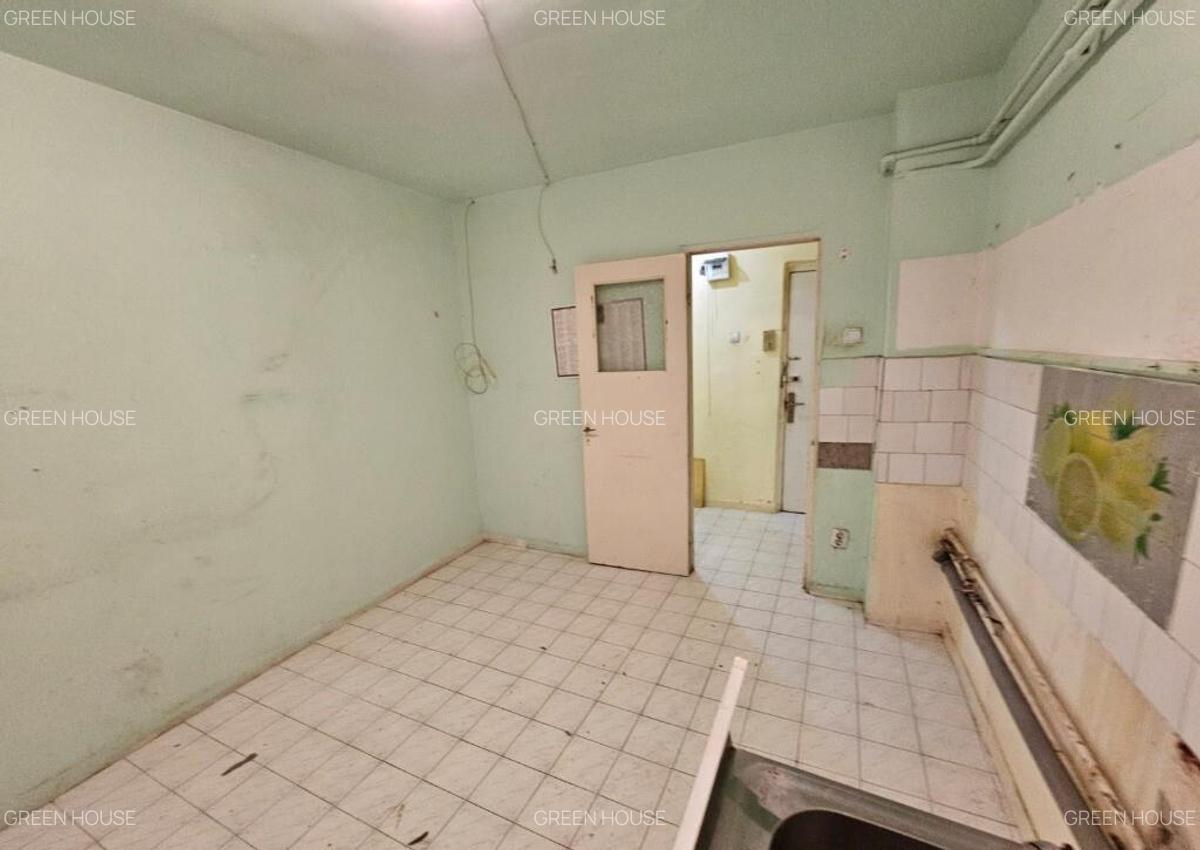 OCAZIE UNICA! Apartament 2 camere,2 balcoane etaj 1, Bv. Decebl - 6