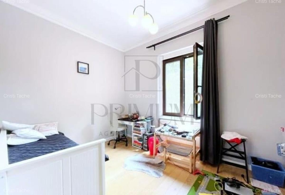 CENTRAL - ETAJ 1 - RENOVAT - 4 camere - 3 bai - centrala proprie - clima - GARAJ - 5