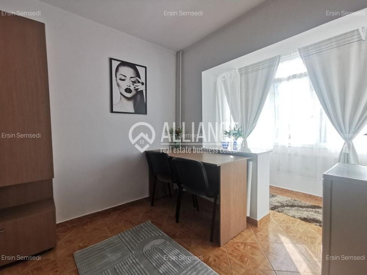 Zona Trocadero garsoniera mobilata termen lung - 6