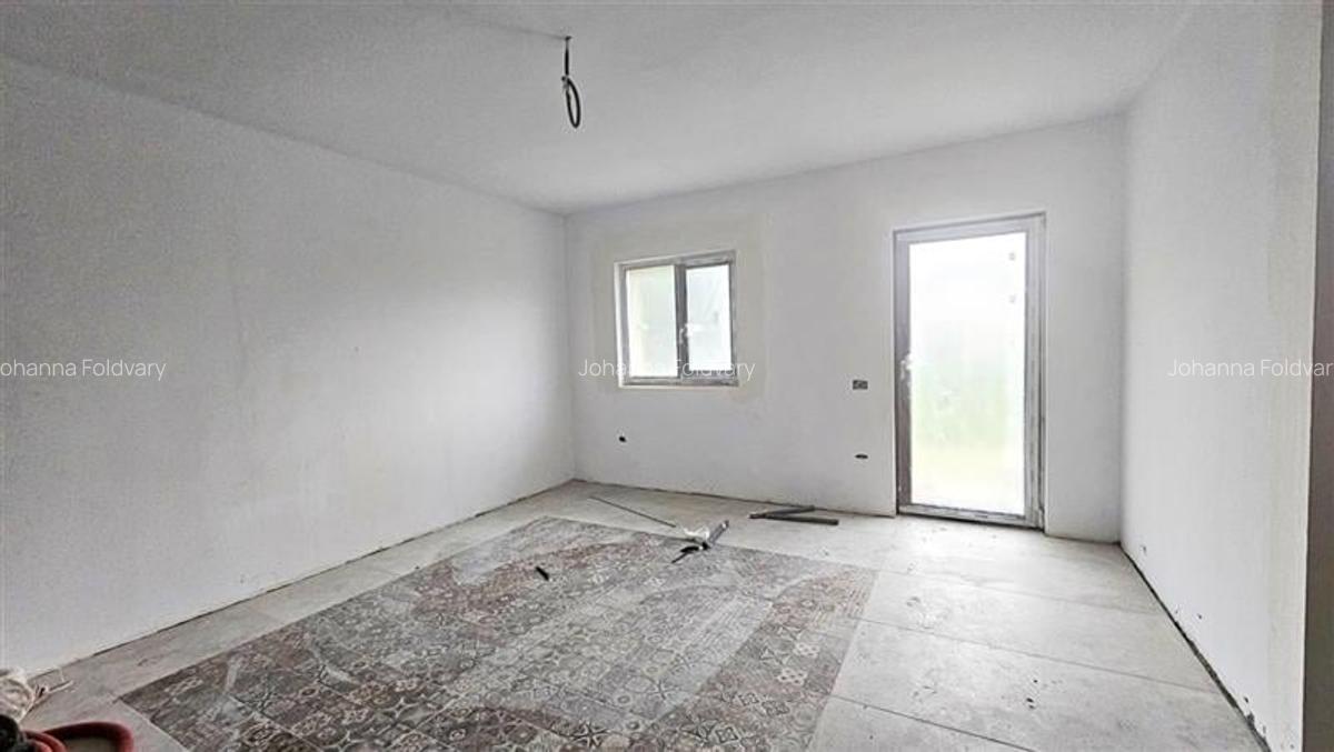 Casă cu 4 camere în Dumbrăvița - 8