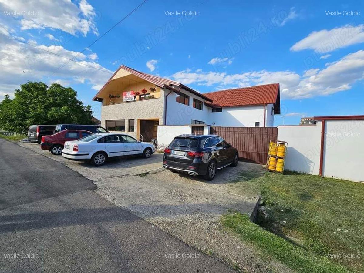Spatiu comercial cu casa - 1 Spatiu comercial cu casa - 1