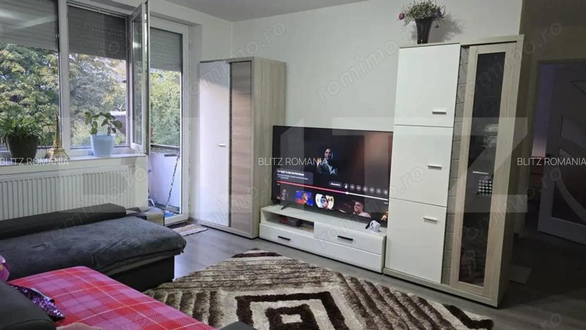 Apartament de vanzare, cu 2 camere, 55 mp, zona Careiului - 1