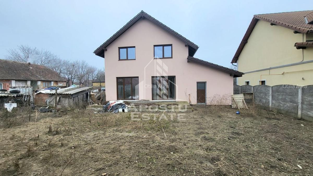 Casa individuala cu 5 camere si garaj,Parta - 6