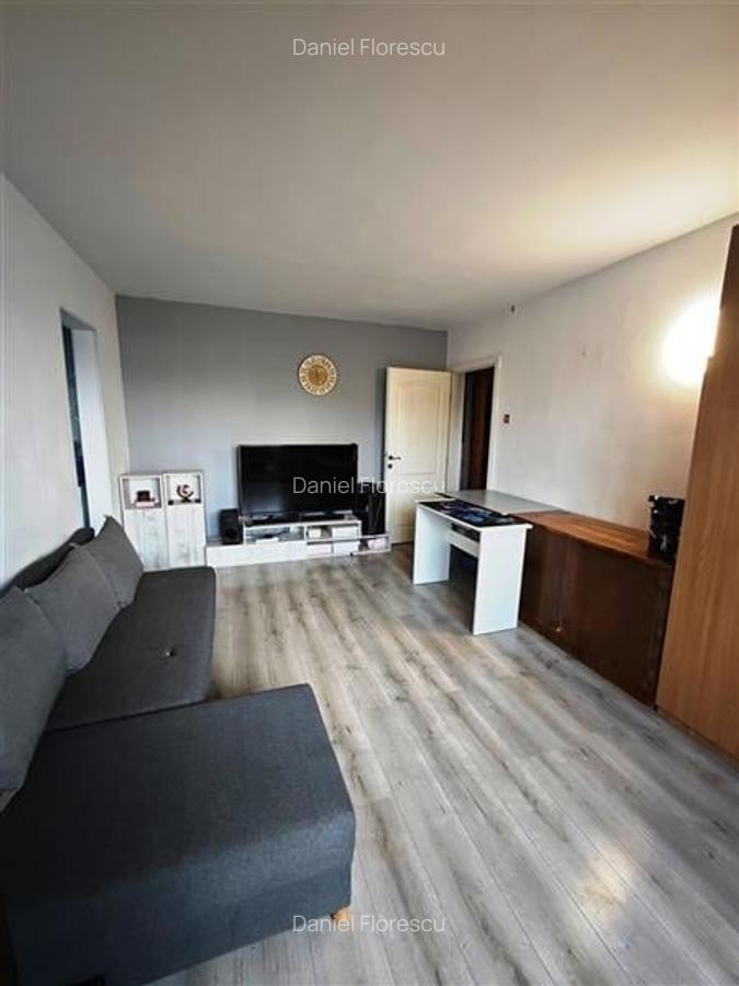 Vanzare apartament 2 camere, zona Scriitorilor, etajul 3/4 - 6