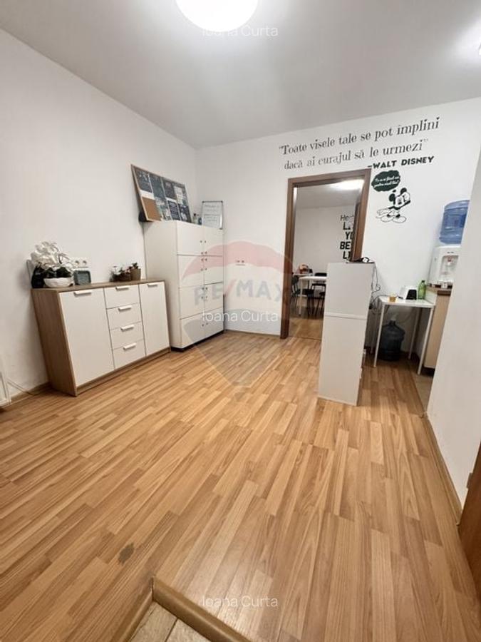 Spatiu comercial de 32mp de inchiriat in zona Lupeni - 2