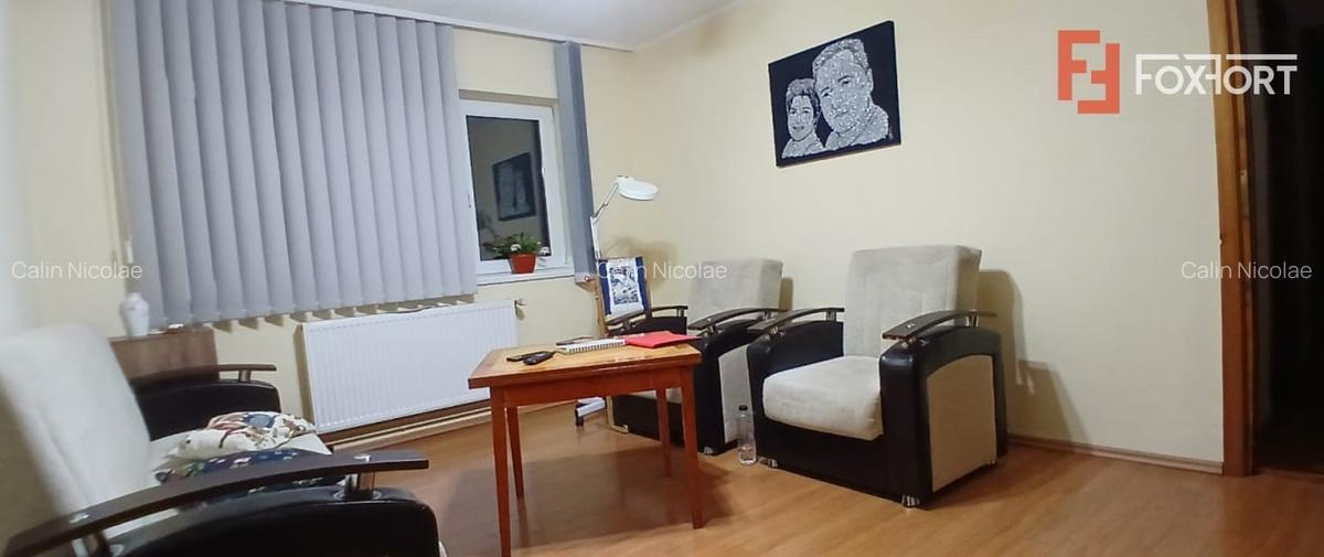 Apartament cu 3 camere, etaj intermediar, mobilat-utilat, zona Dacia - 1