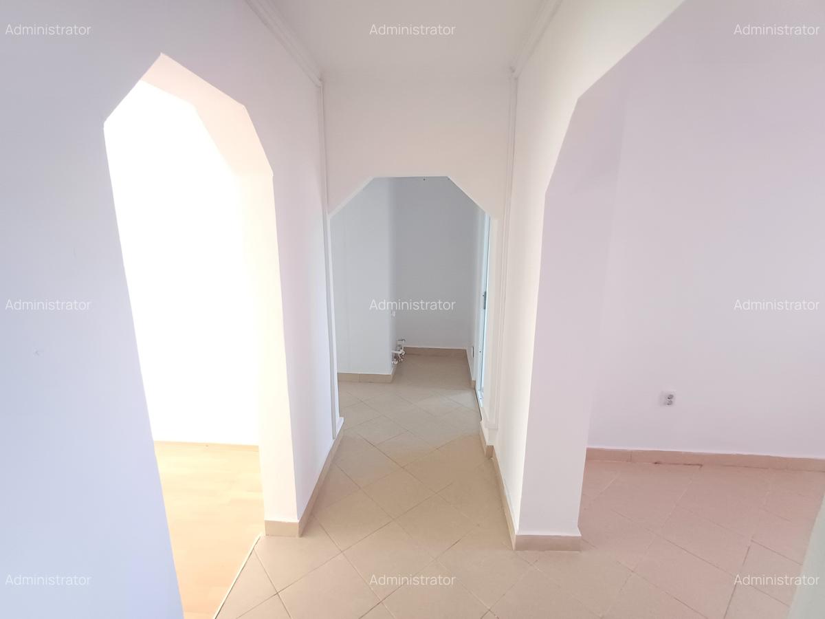 Vanzare  3 camere - Imobiliare MAXICONFORT - 2
