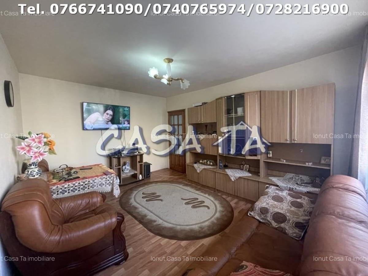 Apartament cu 3 camere semidecomandat, mobilat în Plopilor - 1