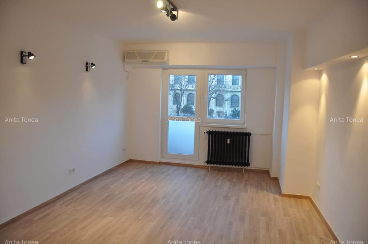 Apartament cu 2 camere semidecomandat în P-ța Victoriei - 2
