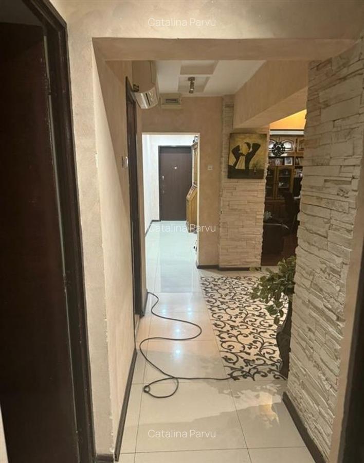 Apartament cu 4 camere decomandat în Calea Călărașilor - 3