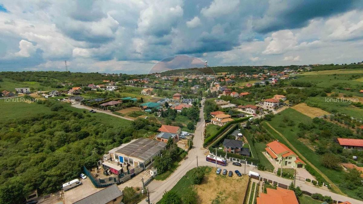 Teren intravilan 1 210 mp, dublu front, de vanzare, Strada Izvorului - 10