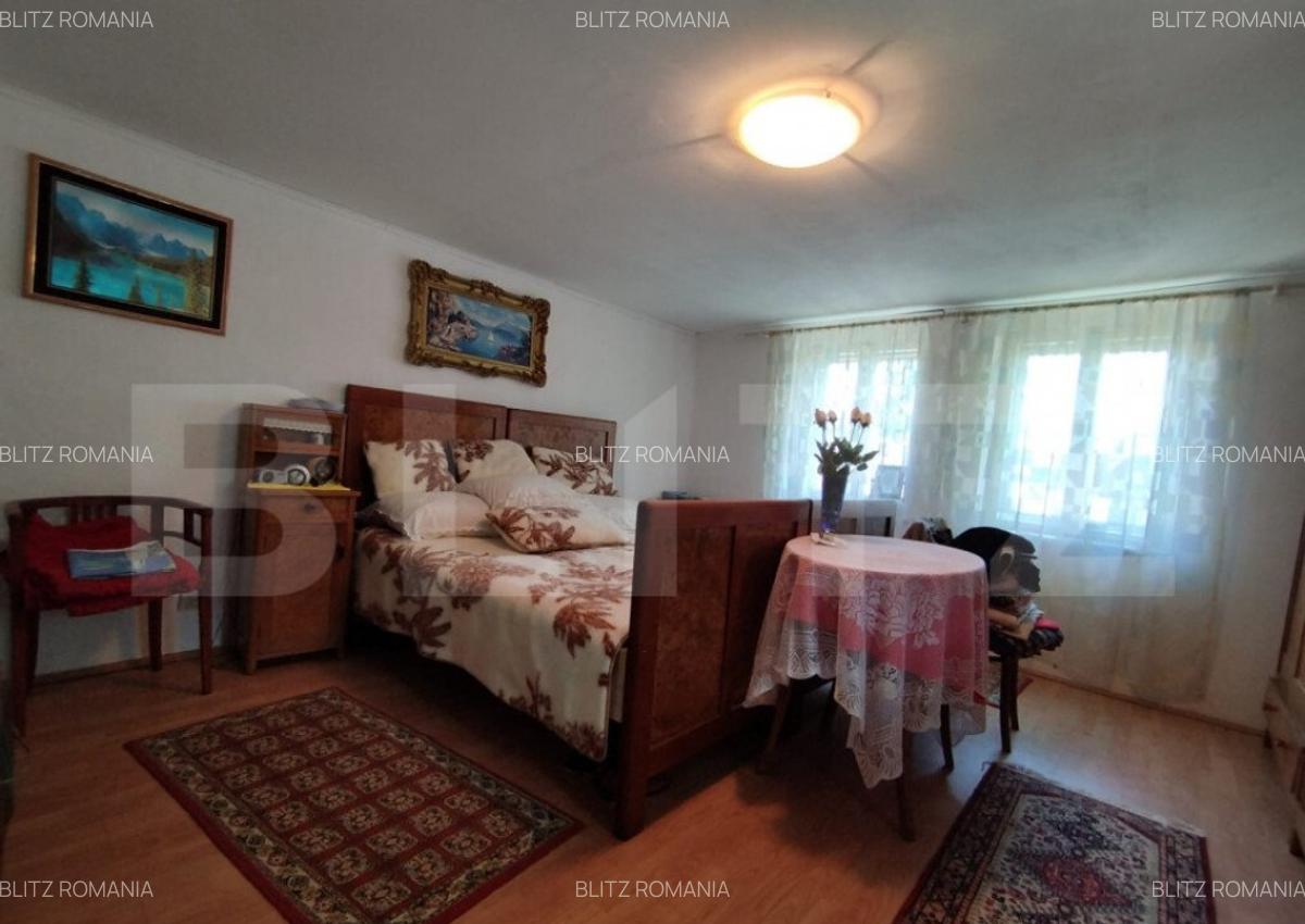 Casa batraneasca , vatra veche, teren 675, 2 fronturi strada - 2