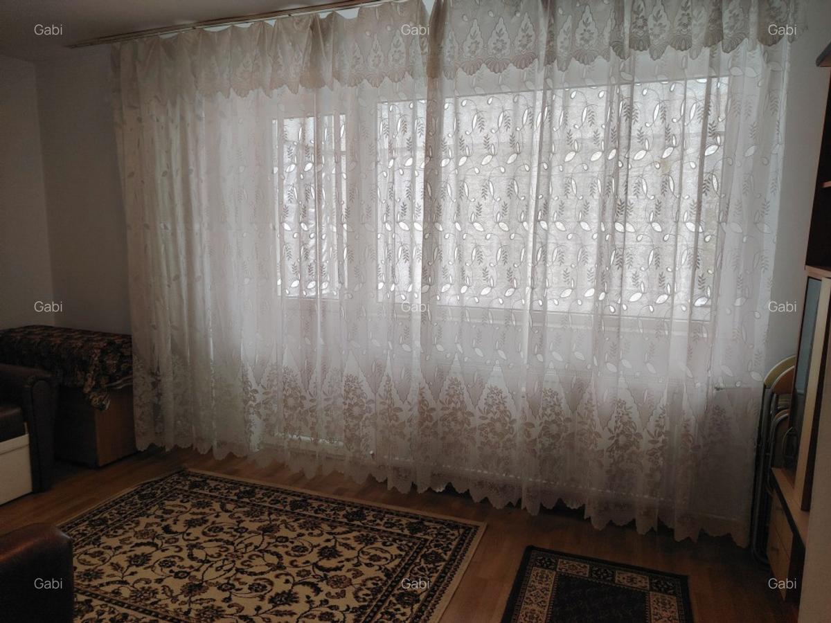 Proprietar, vând apartament 2 camere decomandate, zona Narcisa - 8