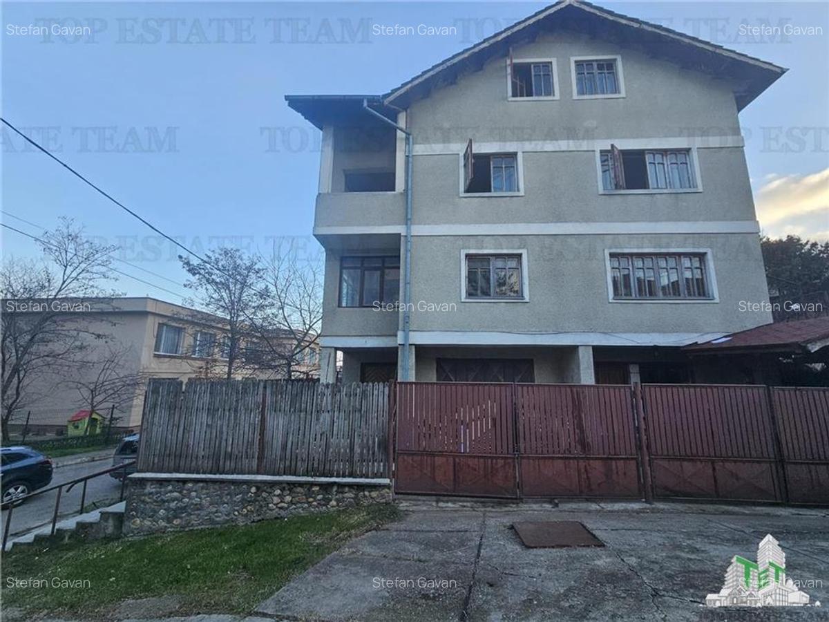 Vila spatioasa 11 camere la gri in centru Pitesti - 3