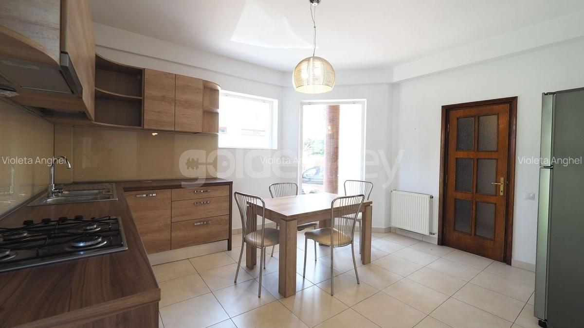 Vilă insorita cu 7 camere si piscina - 7