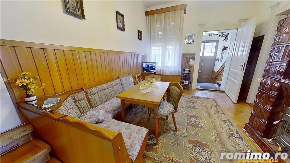Poveste saseasca la umbra vitei de vie, cu crama si gradina cu flori, Central Codlea - 7