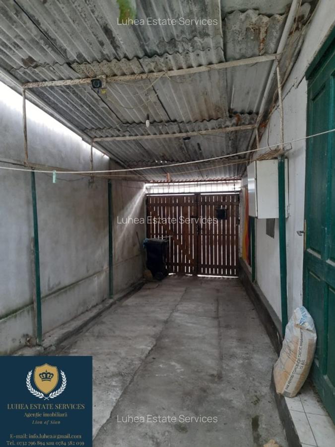 Casă cu 3 camere, atelier de lucru și seră - 9