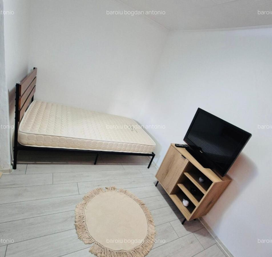 Inchiriez casa la curte - 7