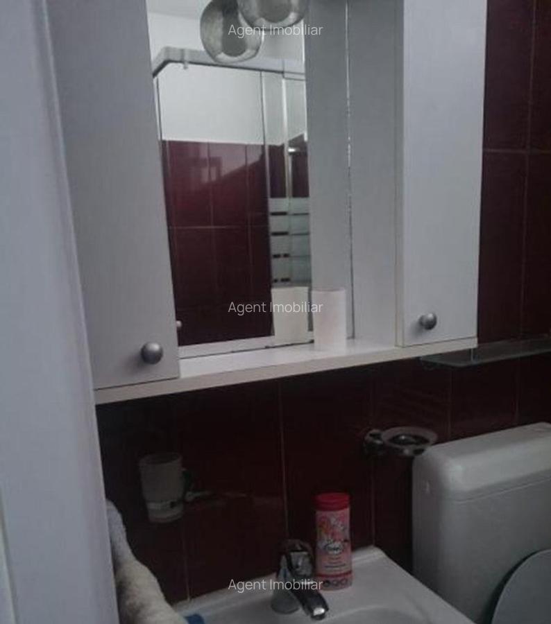 Obor metrou etaj 7 semidecomandat - 1