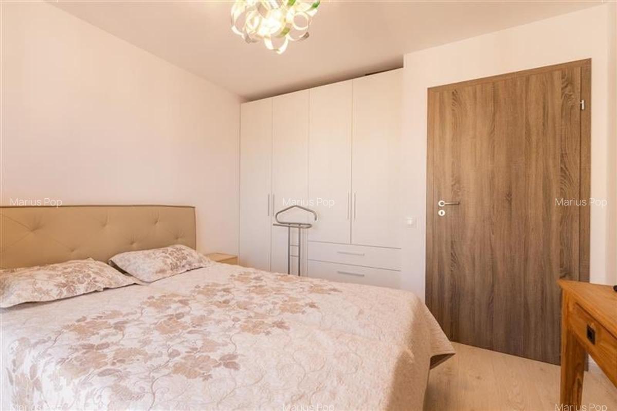 Apartament cu 3 camere decomandat, mobilat în Tractorul - 5