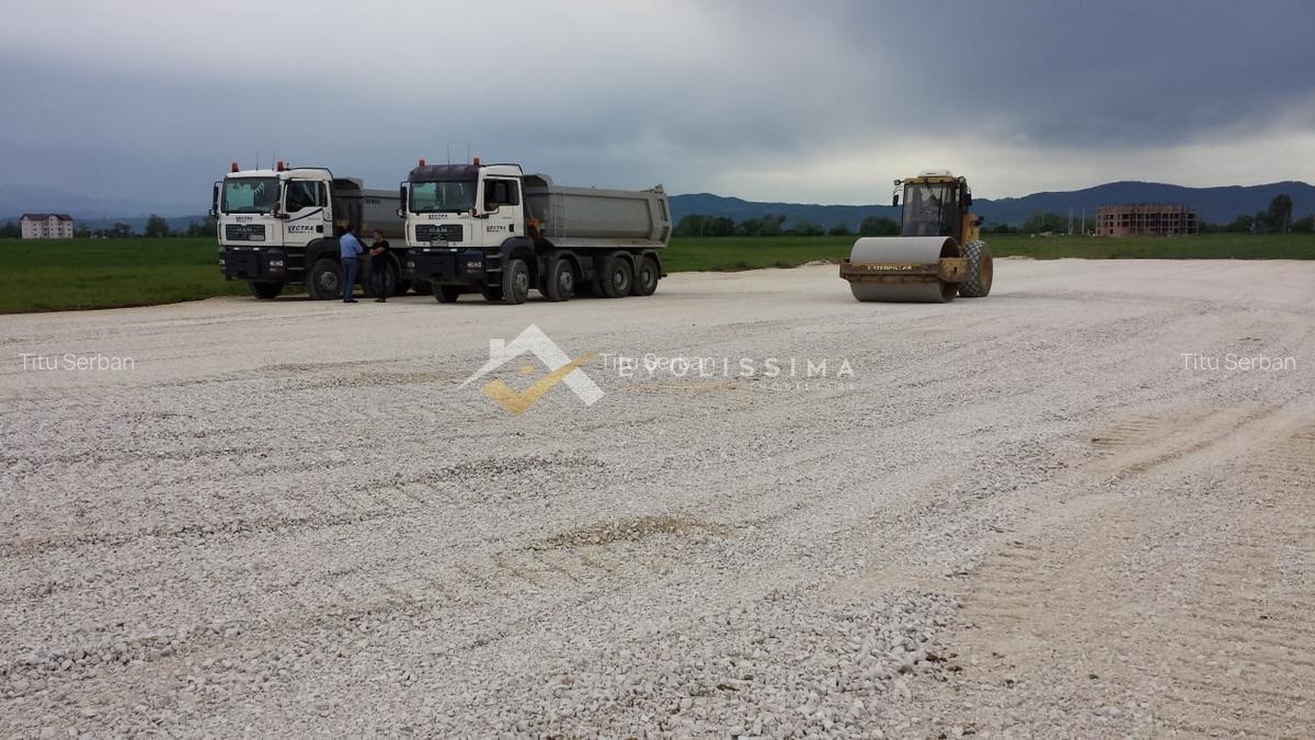 Teren intravilan 2.700 mp Cristian zona industriala - 2