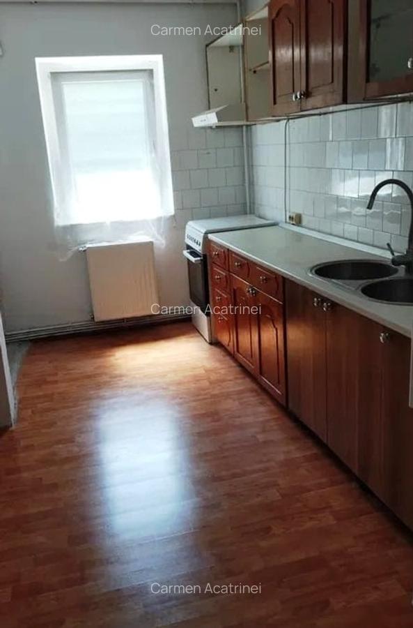 Apartament cu 4 camere decomandat în Județean - 4