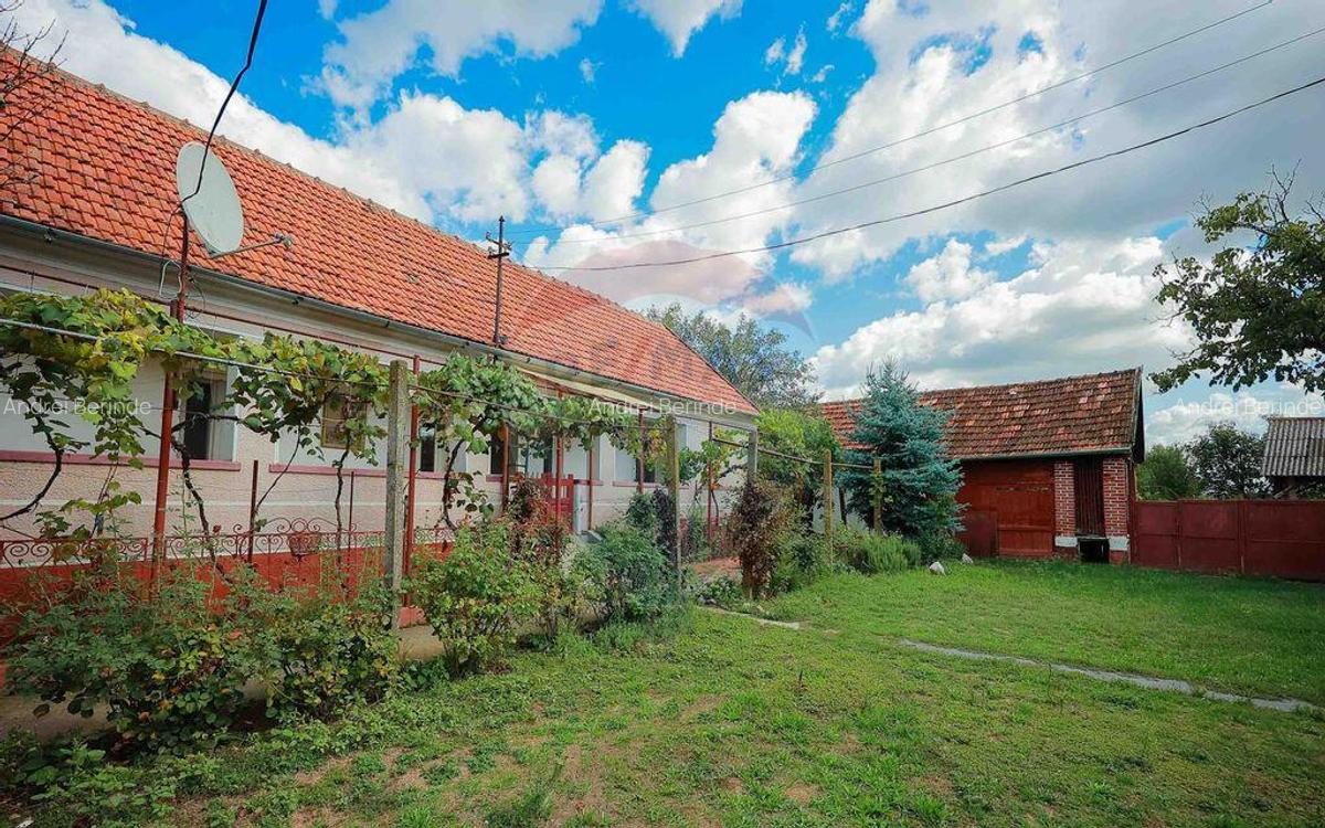 Casa cu 4 camere de vanzare ?i teren 4063 mp, in Ineu... - 15