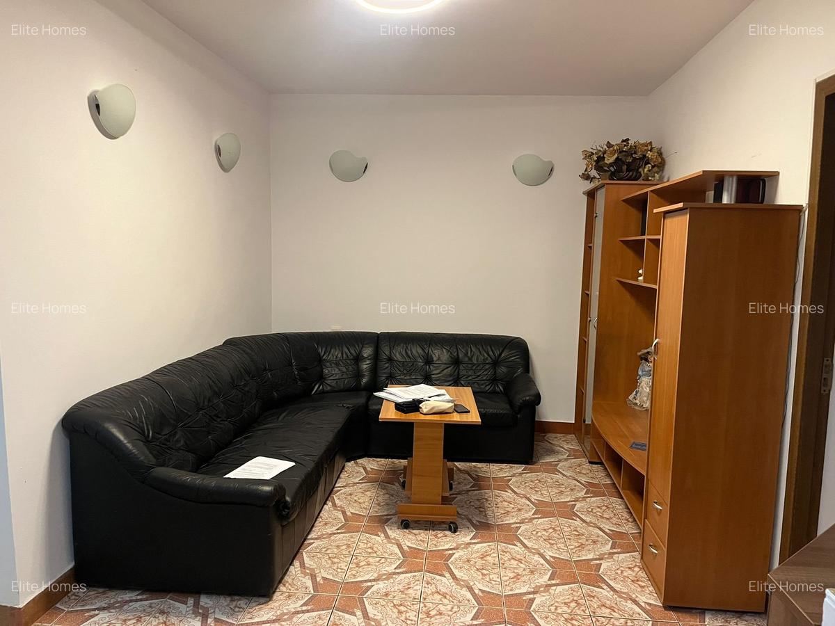 Casă cu 5 camere în 1 Mai - 10
