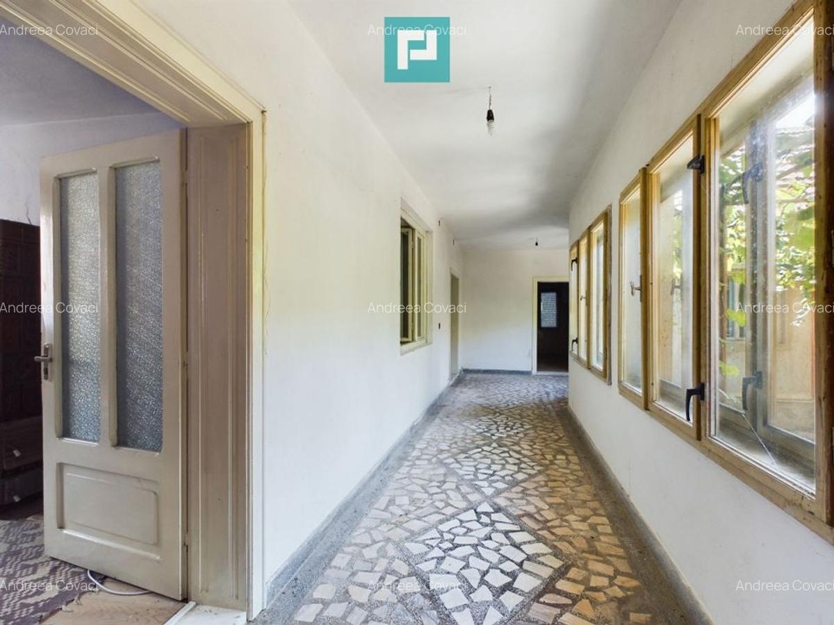 Casă cu 8 Camere în Sălăjeni - 2