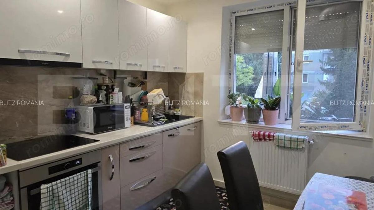 Apartament de vanzare, cu 2 camere, 55 mp, zona Careiului - 9