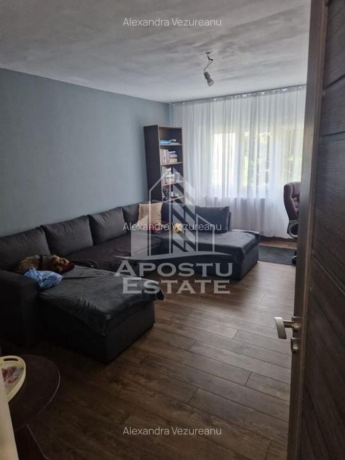 Apartament cu 2 camere, decomandat, centrala, zona Soarelui - 1