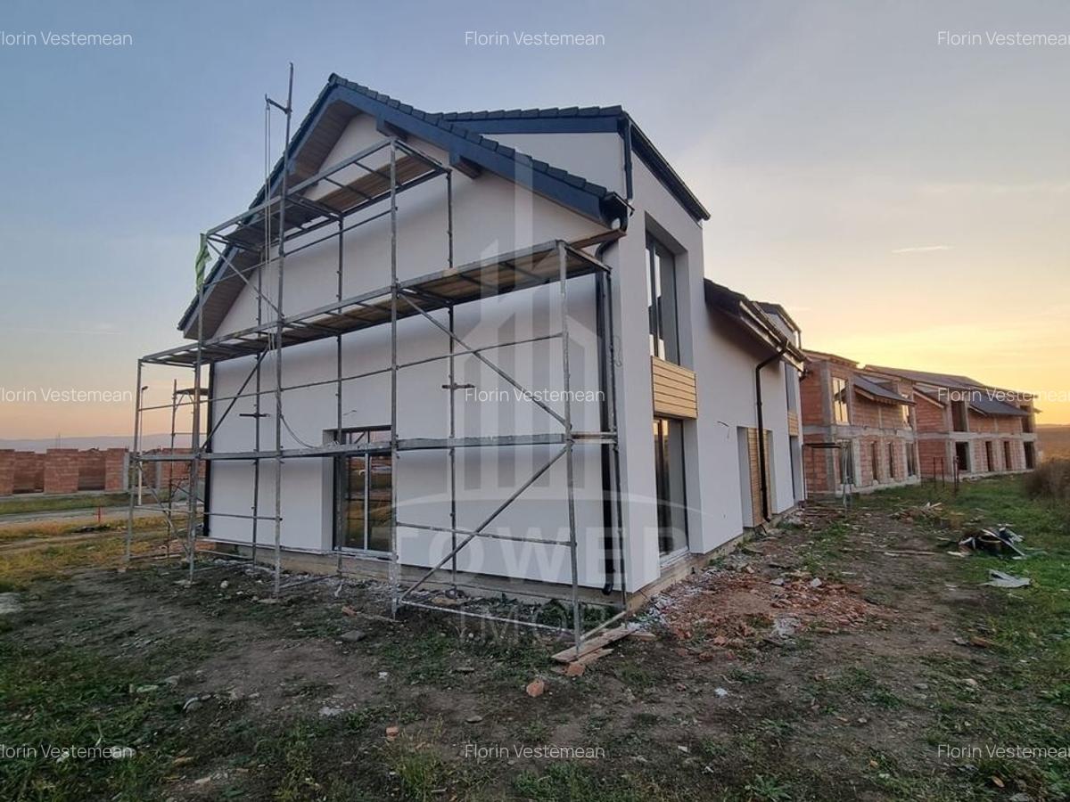 Casă Tip Duplex INDEPENDENTĂ ENERGETIC - Cartier NOU - 5
